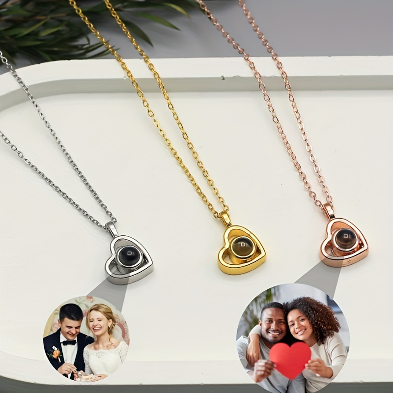 Women's Personalized Heart-Shaped Photo Projection Necklace